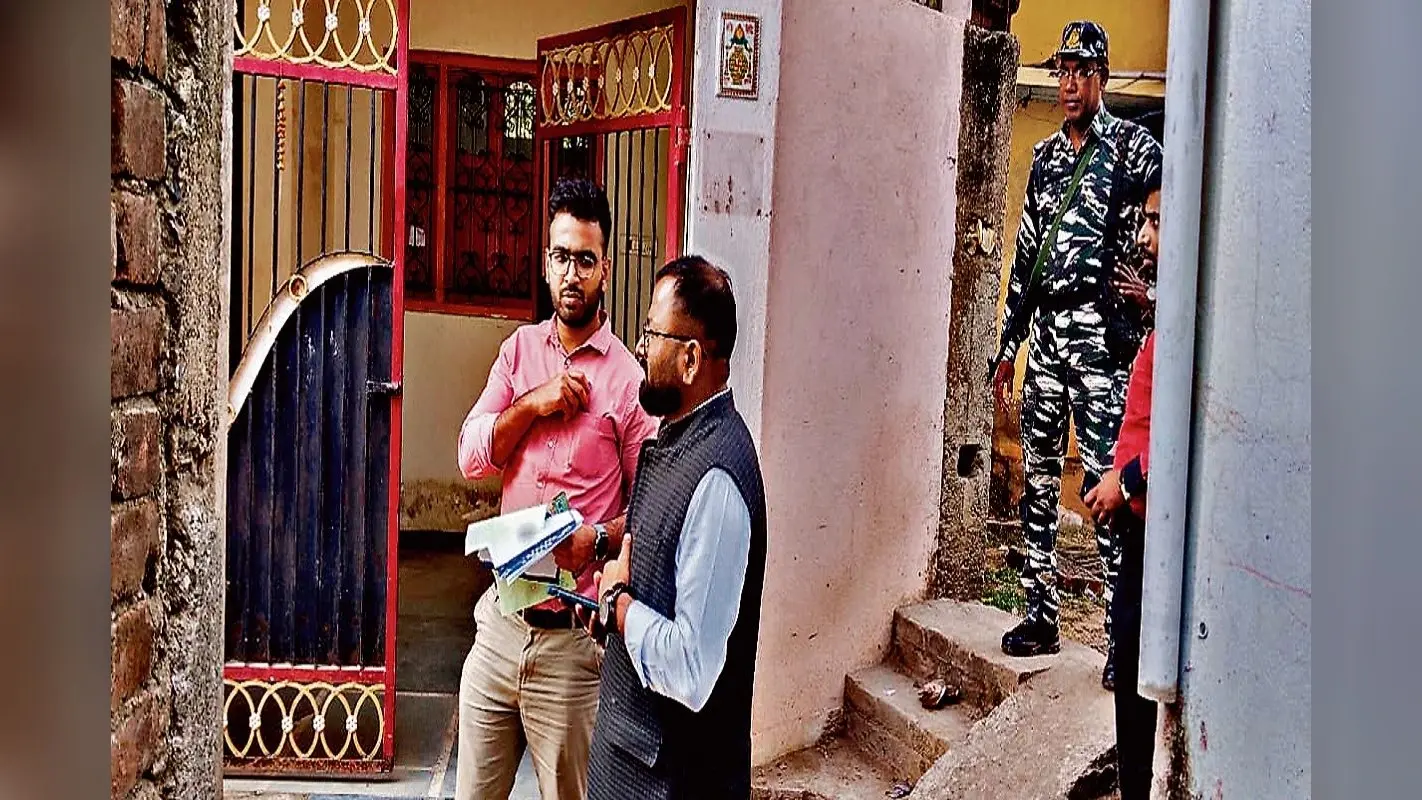 दाहू की गिरफ्तारी के लिए साहिबगंज में ED की छापेमारी, कई दस्तावेज खंगाले, रजिस्ट्रार से मांगे ये कागजात