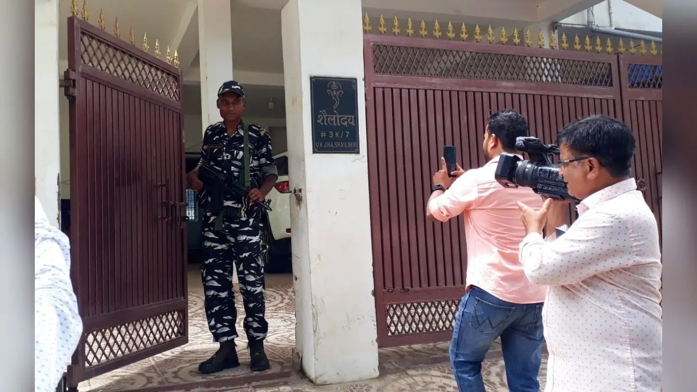 ED Raid in Ranchi: कौन हैं प्रेम प्रकाश, जिनके घर से ईडी को मिले 2 एके 47 राइफल, PICS में देखें ED की रेड