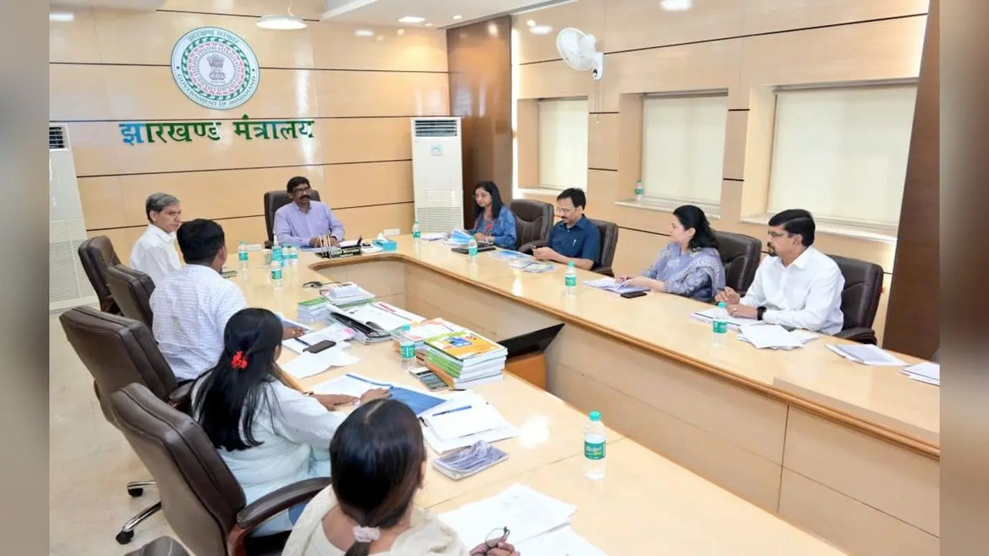 झारखंड में टीचर्स की जल्द निकलेगी वैकेंसी, सीएम हेमंत सोरेन ने नियुक्ति प्रक्रिया तेज करने का दिया निर्देश
