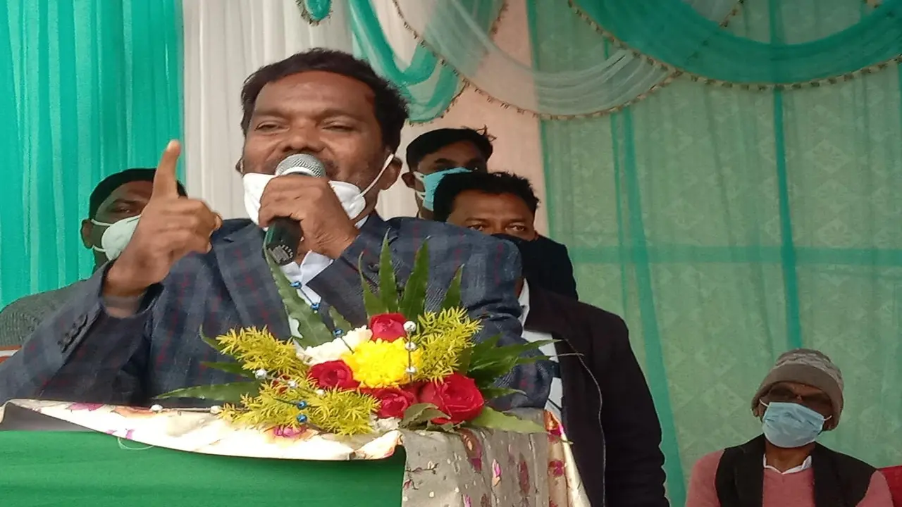 छठी कक्षा का छात्र नहीं लिख सका आवेदन, तो झारखंड के शिक्षा मंत्री जगरनाथ महतो ने शिक्षकों को लगायी फटकार