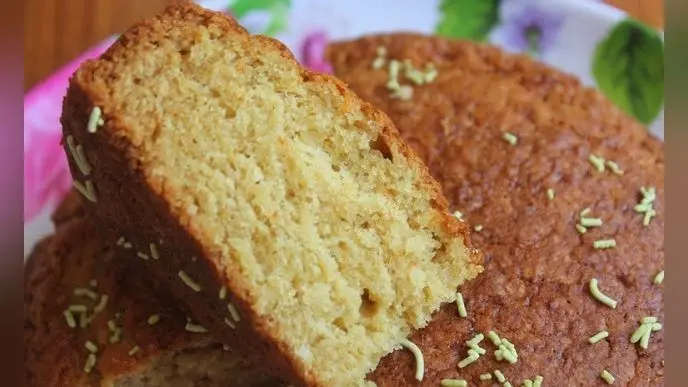 Mothers Day 2021 पर अपनी मां के लिए घर पर ऐसे बनाएं Eggless Atta Cake, जानें बनाने की पूरी विधि