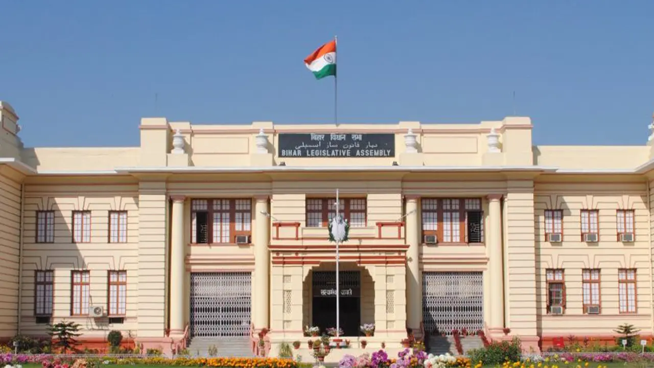 अदालत में RJD कैंडिडेट शक्ति सिंह, 12 वोटों से हार को चुनौती, 35 दूसरे प्रत्याशी भी कम वोटों से हारे