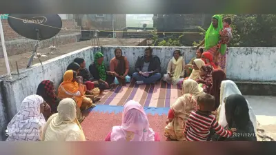 घर की छतों से गुजर रहा 11 हजार वोल्ट का बिजली तार, 400 लोगों की जान को है खतरा, बिजली विभाग के खिलाफ आक्रोश
