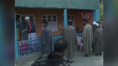 Jammu Kashmir: आतंकी हमले में मारे गये भाजपा नेता की अंतिम यात्रा में उमड़ी भीड़, बोले नकवी- कम नहीं होगा राष्ट्रवाद का जुनून