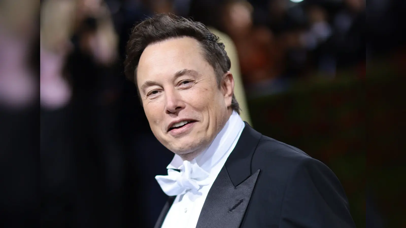 Elon Musk: गैरेज में सोती हैं एलन मस्क की मां, जानिए कहां रहते हैं दुनिया के सबसे अमीर शख्स
