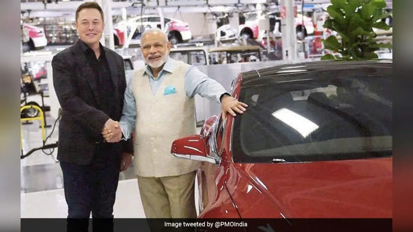 Elon Musk ट्विटर पर करने लगे PM Modi को फॉलो, क्या Tesla भारत आ रही है?