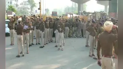 शाहीन बाग में भारी पुलिस बल तैनात, धारा 144 लागू, CAA के खिलाफ यहां ढाई महीने से जारी है प्रदर्शन