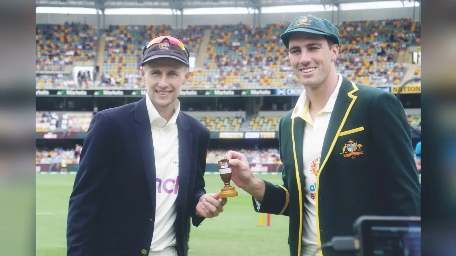 Ashes Series: ऑस्ट्रेलियाई गेंदबाजों के आगे बेदम हुई इंग्लैंड की पूरी टीम, महज इतने रनों पर ही हुए ढेर