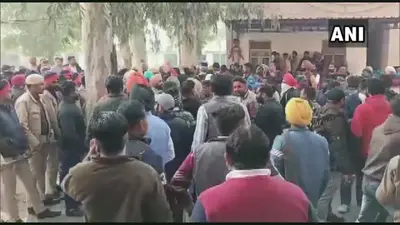 Sukhbir Badal vehicle attacked : गाड़ी पर हमले के बाद धरना पर बैठे सुखबीर बादल, कहा-वे हमें गोलियां चलाकर भगाना चाहते हैं, लेकिन…