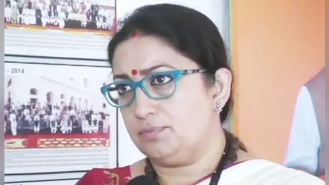 ‘अमेठी की बदौलत राजनीति चमकाने वालों ने यहां पीने के पानी की भी व्यवस्था नहीं की’, स्मृति ईरानी ने साधा निशाना