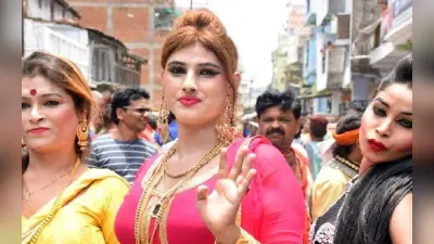 मुजफ्फरपुर में किन्नर बन दो बदमाशों ने छीनी दूल्हे की चेन, बरातियों ने दौड़ा-दौड़ाकर पीटा