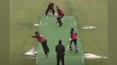 Viral Cricket Video: क्रिकेट इतिहास का सबसे फनी फील्डिंग, वीडियो देख हंसी नहीं रोक पायेंगे आप