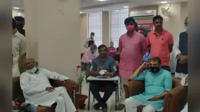 JDU में RLSP का विलय तय, सिर्फ ऐलान बाकी!, एक साथ कोरोना वैक्सीन लेने पहुंचे उपेंद्र कुशवाहा और वशिष्ठ नारायण सिंह ने दिए संकेत