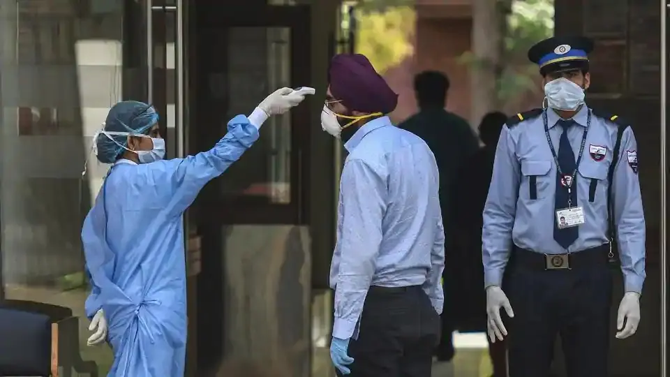 देश के सभी इलाकों में कोरोना नहीं है अपने चरम पर, मृत्यु दर को पांच प्रतिशत से कम पर रोकना जरूरी