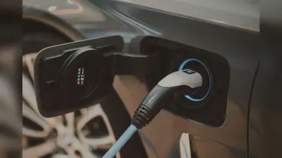 UP EV Policy 2022: यूपी में ई-व्हीकल खरीदने पर मिलेगी भारी सब्सिडी, दीपावली पर लें ई-कार और बाइक पर छूट