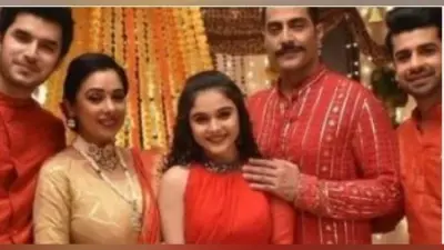 Karwa Chauth 2022: करवा चौथ पर छलनी से क्यों देखा जाता है पति का चेहरा, जानें इसका महत्व और मान्यता