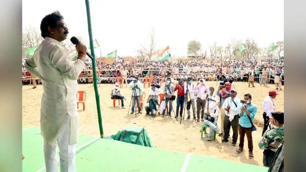 झारखंड के CM हेमंत सोरेन की बंगाल में चुनावी सभा, TMC के लिए मांगा वोट, बोले- ‘BJP नेताओं के घरों में नोट छापने की मशीन’