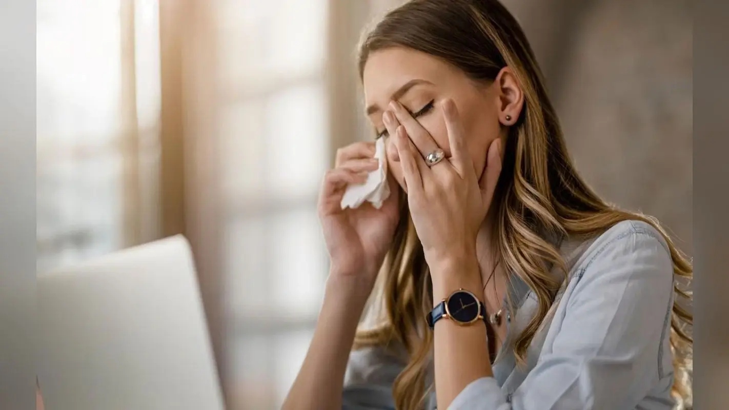बारिश शुरू होते ही बढ़ने लगा Eye Flu का खतरा, जानें इससे बचने के उपाय