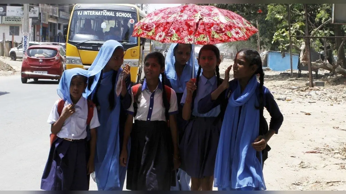 लखनऊ के स्कूलों का समय बदला, जिलाधिकारी ने जारी किया नया आदेश, जानें स्कूल आने-जाने का टाइम