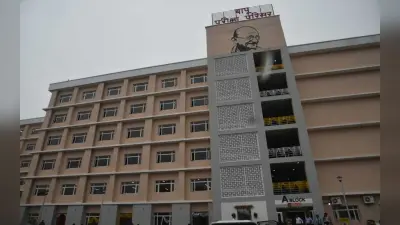 Photos: सीएम नीतीश कुमार ने ‘बापू परीक्षा परिसर’ का किया उद्घाटन, 16000 अभ्यर्थी एक साथ दे सकेंगे परीक्षा