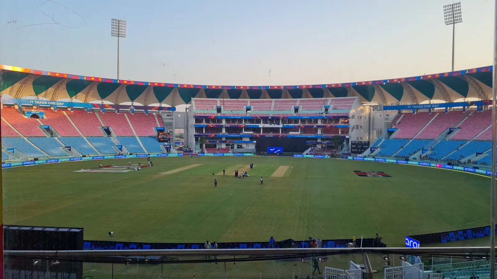 World cup: ऑस्ट्रेलिया बनाम दक्षिण अफ्रीका का मुकाबला आज, जानें लखनऊ के मौसम का हाल और पिच रिपोर्ट