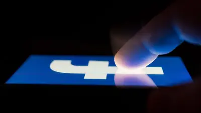 Facebook Dark Web Deal: कौड़ियों में बिका करोड़ों फेसबुक यूजर्स का डाटा, आप बरतें यह सावधानी