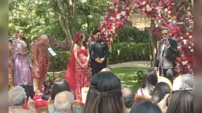 शिबानी दांडेकर के ब्राइडल लुक को देख लोग कंफ्यूज, कमेंट में पूछा- वो प्रेग्रेंट है? जानें क्या है सच्चाई