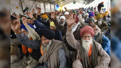 कुंडली सिंघु बॉर्डर से हटने लगी झोपड़ियां, संयुक्त किसान मोर्चा की बैठक खत्म