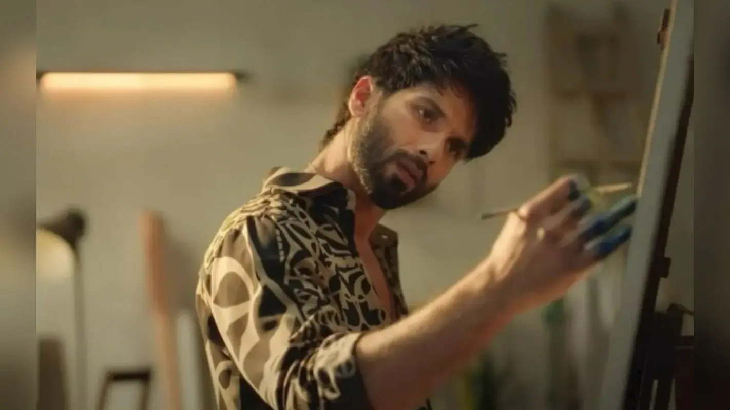 Farzi Review: नोटों के फर्जीवाड़े की इस कहानी में चमके हैं शाहिद कपूर और विजय सेतुपति, जानें क्या है खास