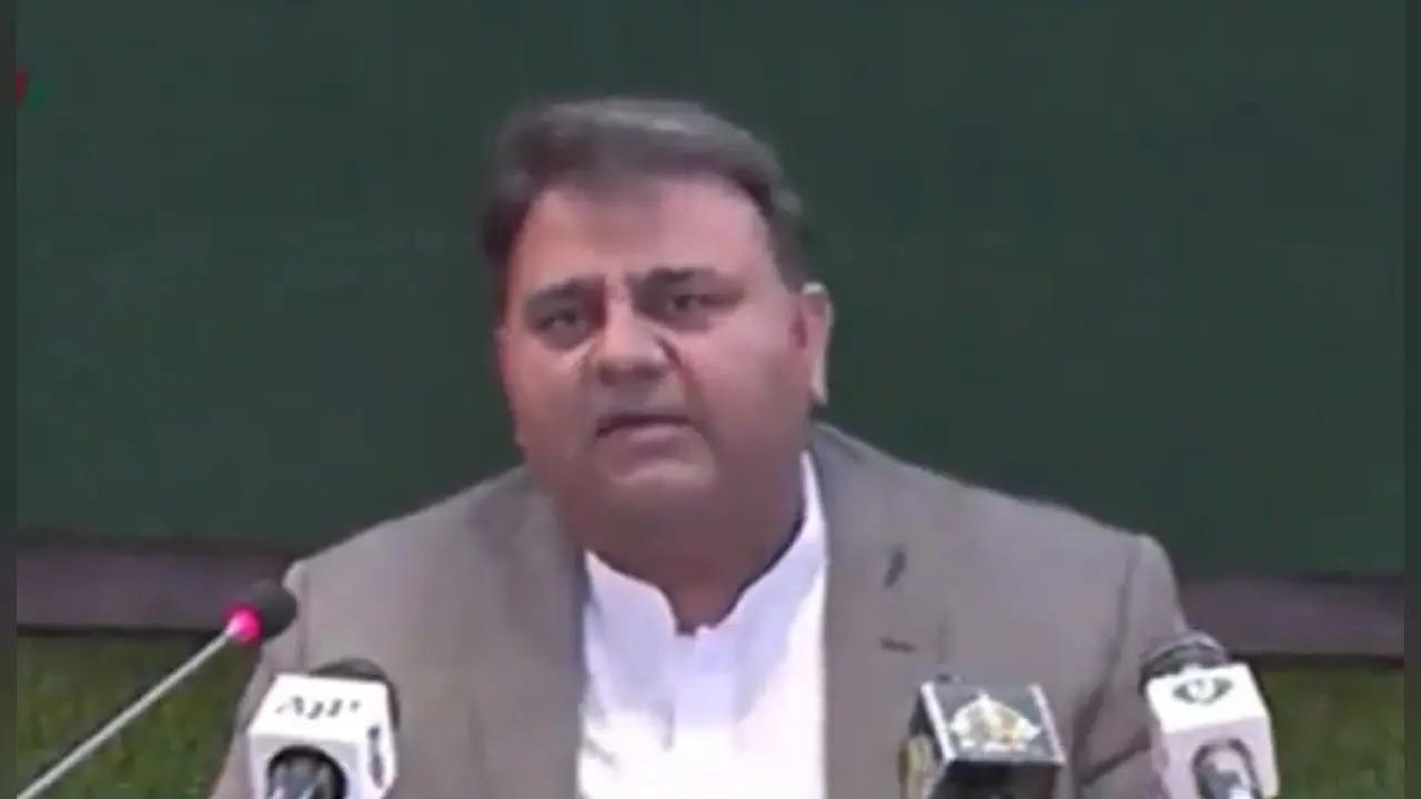 Pakistan News: इमरान खान को जोर का झटका, करीबी नेता फवाद चौधरी गिरफ्तार, PTI प्रमुख भी होंने गिरफ्तार!