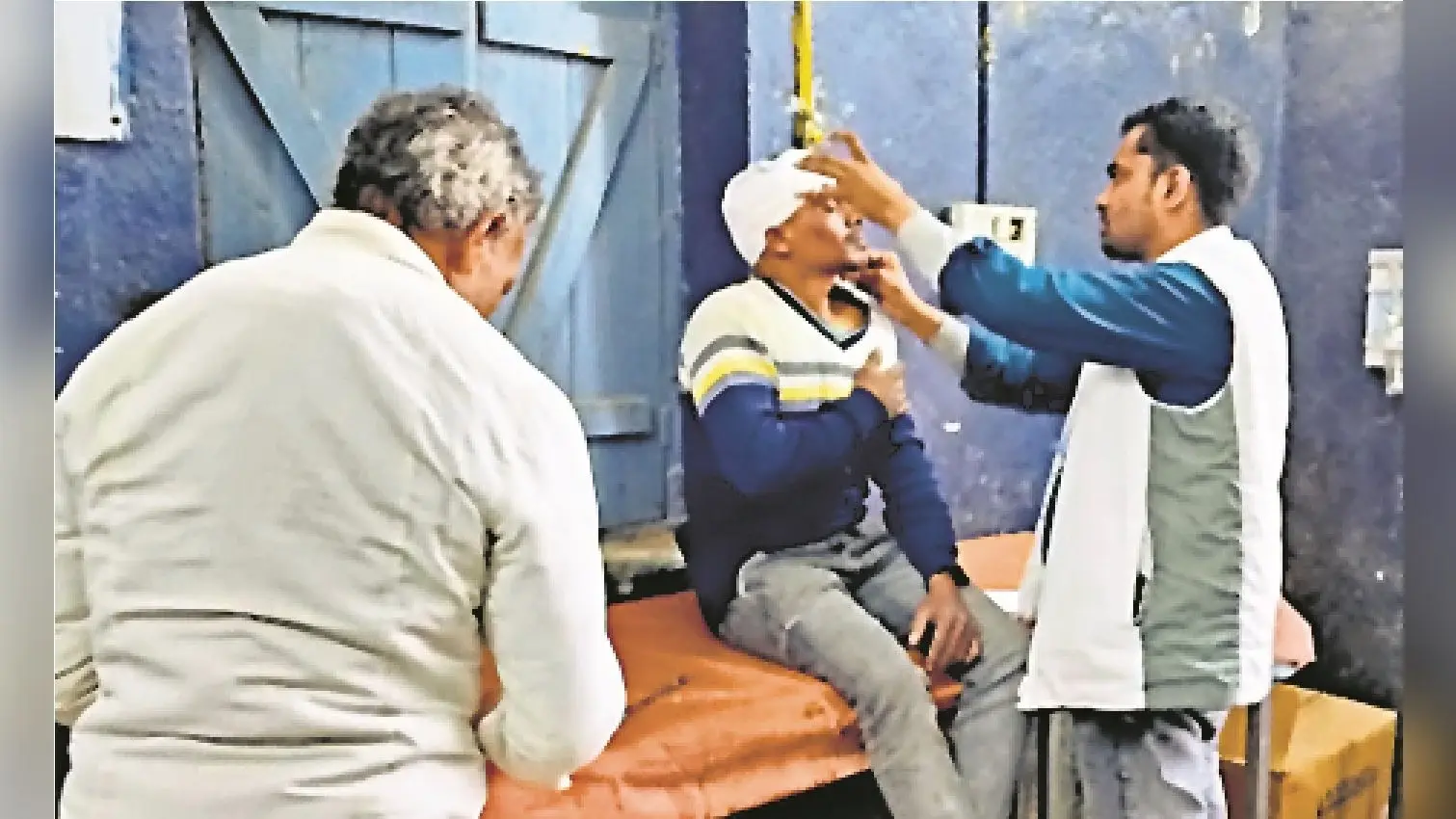 नवादा में दोस्त के साथ झूलने का विरोध करने पर पत्नी ने पति को पीटा, पति ने लगाई जान की सुरक्षा की गुहार