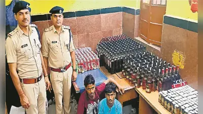 पटना: शराब तस्करों को छुड़ाने के लिए स्वतंत्रता संग्राम एक्सप्रेस पर पथराव, पुलिस ने खदेड़ा, दो तस्कर गिरफ्तार