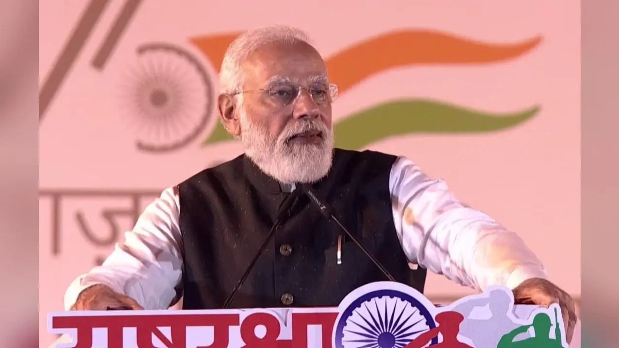 PM Modi UP Visit: ‘देश को आत्मनिर्भर बनाना हमारा लक्ष्य, पटेल के सपनों को करेंगे पूरा’, झांसी में पीएम मोदी