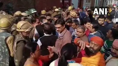 हरियाणा के रोहतक में जबरन चर्च में घुसे हिंदू संगठन के सदस्य, धर्मांतरण का लगाया आरोप