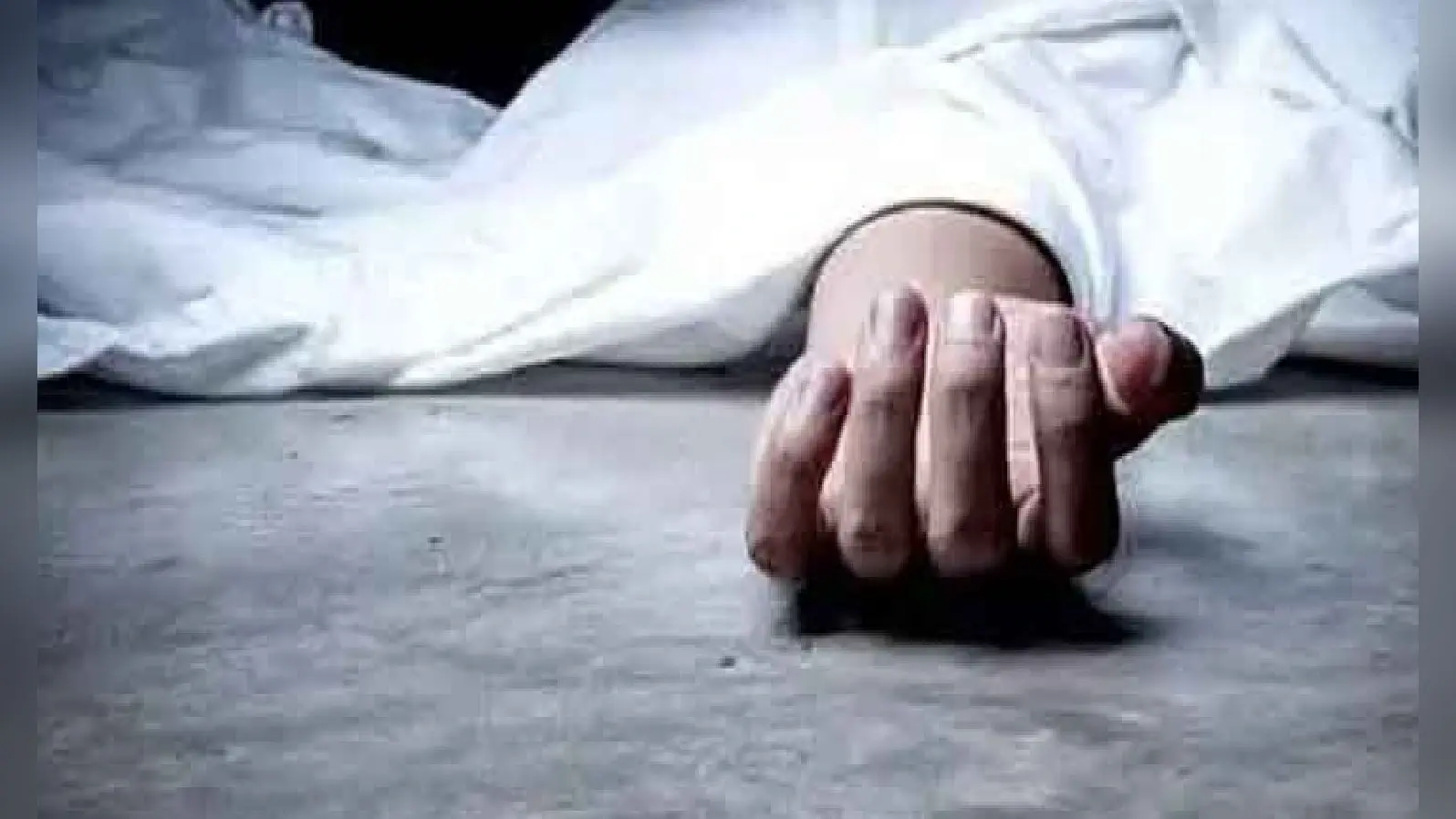 कोरोना संक्रमित हुई तो डिप्रेशन में आकर महिला ने कर ली आत्महत्या