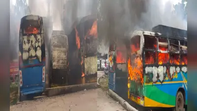 रांची के खादगढ़ा बस स्टैंड में हादसा, नौ बसों में लगी आग, मची अफरा-तफरी