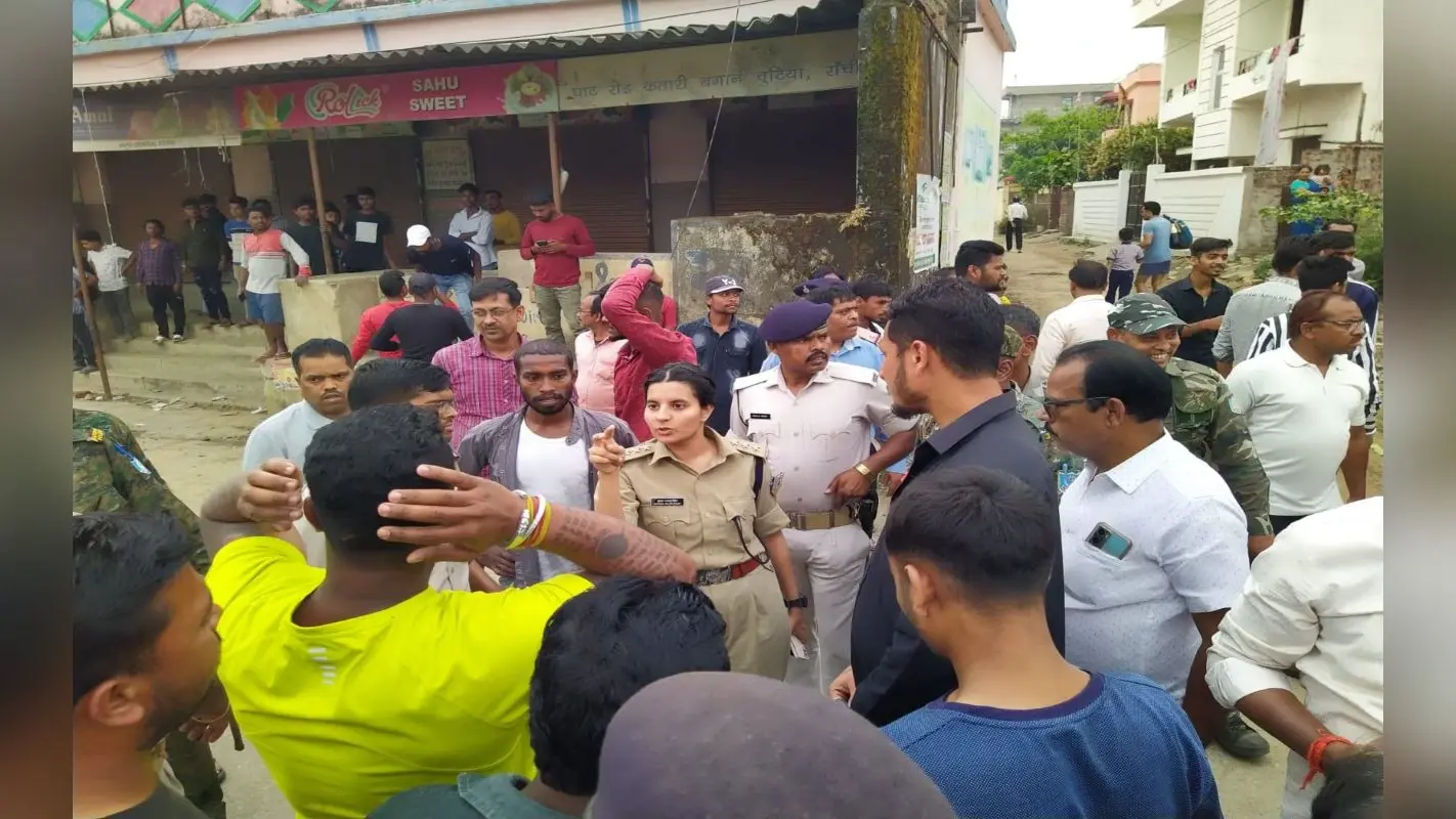 झारखंड: जमीन विवाद में गोलीबारी मामले में 2 शूटर समेत 10 अरेस्ट, हथियार बरामद