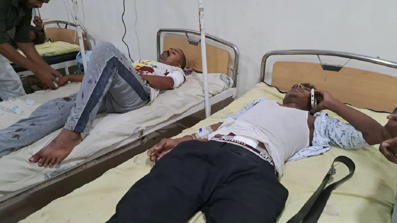 Bihar: मुंगेर में दबंगो ने घर में घुसकर की ताबड़तोड़ फायरिंग, केस नहीं उठाने पर चाचा-भतीजा को मारी गोली