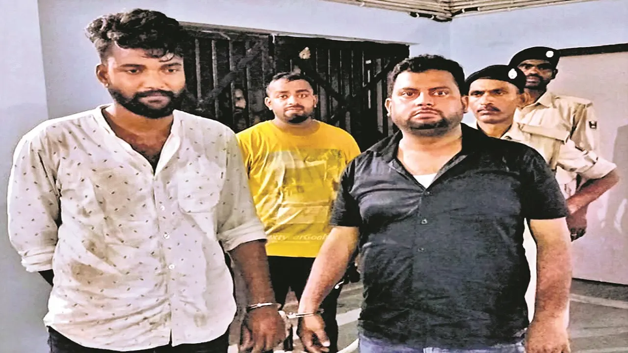 पटना: ब्रेकअप के बाद लड़की की अश्लील फोटो वायरल करने लगा राजा, मना किया तो घर पर चढ़कर की ताबड़तोड़ फायरिंग