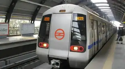 पीएम मोदी की हरी झंडी से आज से चलेगी देश की पहली ड्राइवरलेस ट्रेन, जानिए इसकी खासियत