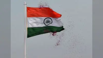 Bihar News : स्कूल में तिरंगा फहराने के दौरान पाइप में आयी करंट, एक बच्चे की मौत, कई जख्मी