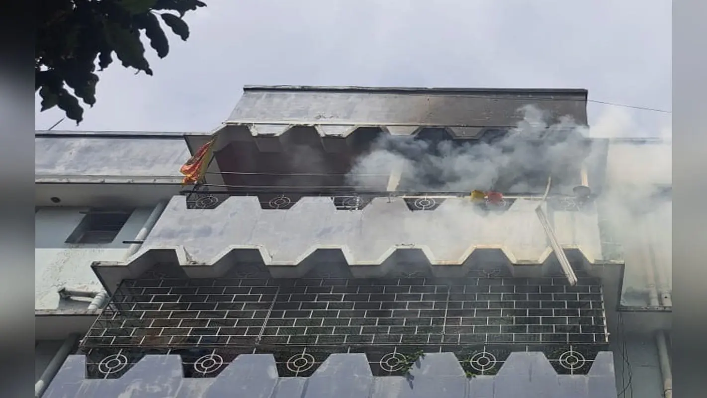 झारखंड : जमशेदपुर के कदमा में गैस सिलिंडर फटने से फ्लैट में लगी आग, एक महिला की मौत, मची अफरा-तफरी