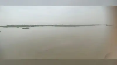 PHOTO: साहिबगंज में तेजी से बढ़ रहा है गंगा का जलस्तर, एक लाख की आबादी पर मंडराया खतरा