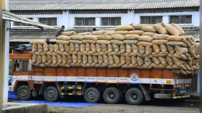 PMGKY : छठ से पहले देश के लाखों गरीबों को मोदी सरकार देने जा रही तोहफा, अगले साल तक फ्री में मिलती रहेगी ये सुविधा