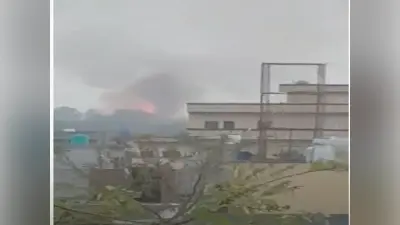 Sialkot Blast: सियालकोट मिलिट्री बेस पर जबरदस्त धमाका, चारों ओर आग ही आग, जानिए ब्लास्ट की वजह