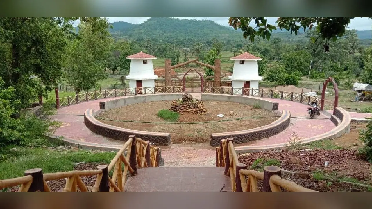 साहिबगंज : 60 लाख की लागत से किया गया था सौंदर्यीकरण, टूट गयी सीढ़, शौचालय भी हो गया जर्जर