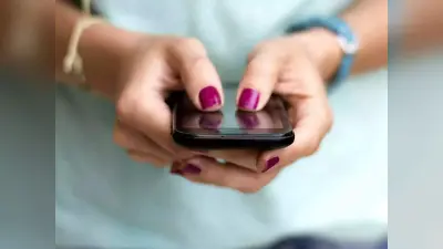 Free Smartphone : सरकार दे रही है महिलाओं को मुफ्त स्मार्टफोन साथ में फ्री इंटरनेट, जानें किसे मिलेगा फायदा