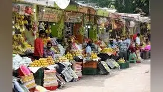 नवरात्र को लेकर फलों की बढ़ी डिमांड तो कीमतों में भारी उछाल, सेब का दाम सुनकर आ जाएगा पसीना