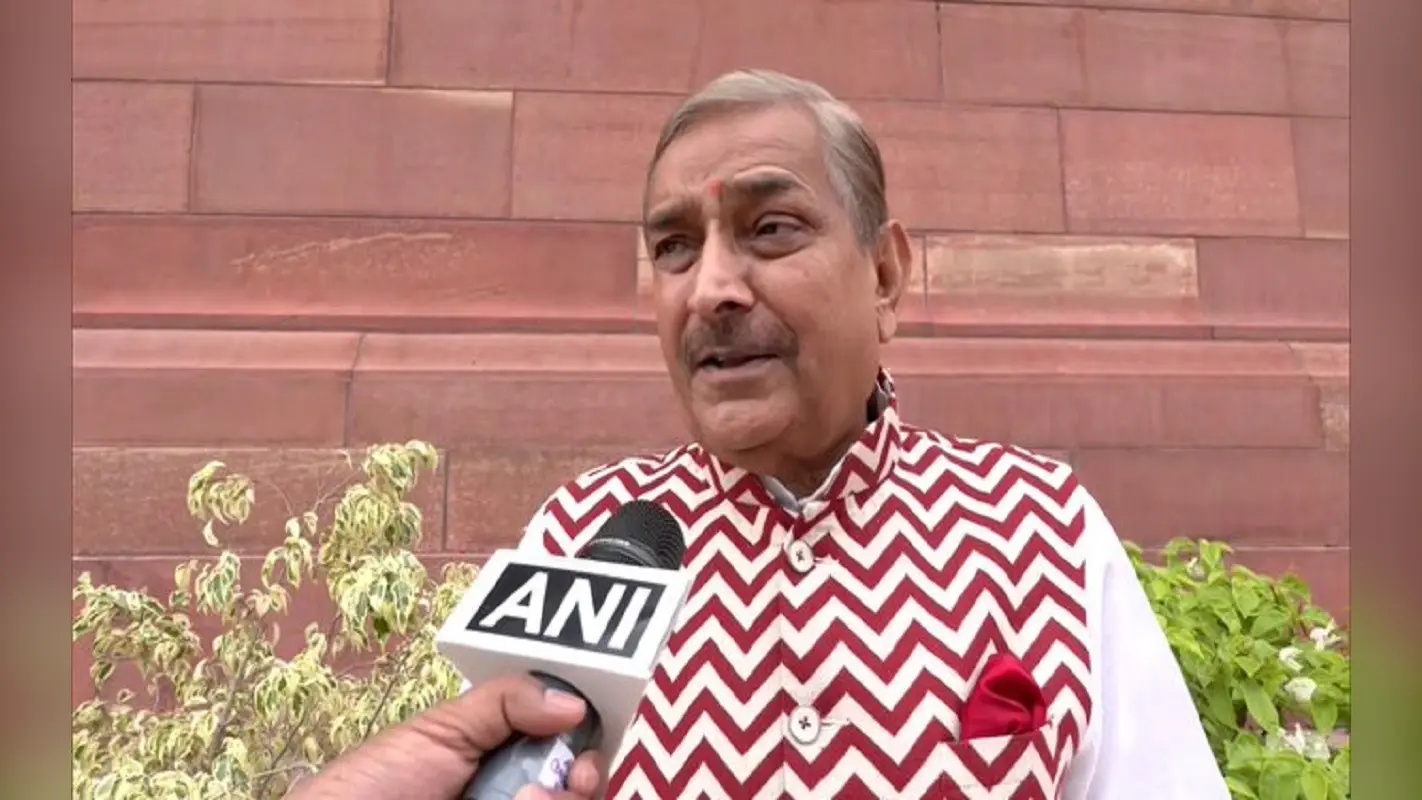 ‘पीएम मोदी जब गुजरात के सीएम थे तब विधानसभा नहीं चल सकी, अब संसद नहीं चल रही’, गुजरात मॉडल पर कांग्रेस का तंज