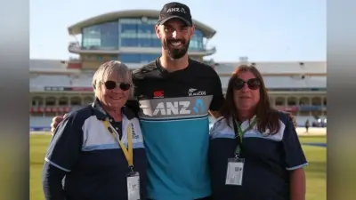 ENG vs NZ: डेरिल मिशेल के छक्के से स्टेडियम में बैठे दर्शक का हुआ नुकसान, कीवी टीम ने भरा हर्जाना, VIDEO